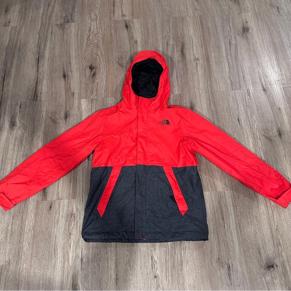 {preloved} Boy’s The North Face Red and Black Hooded Raincoat - Picture 1 of 11